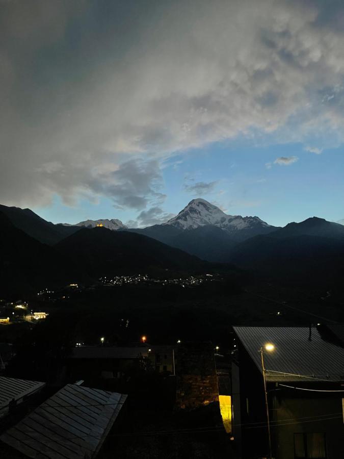 Graf Kazbegi Hotel Екстериор снимка