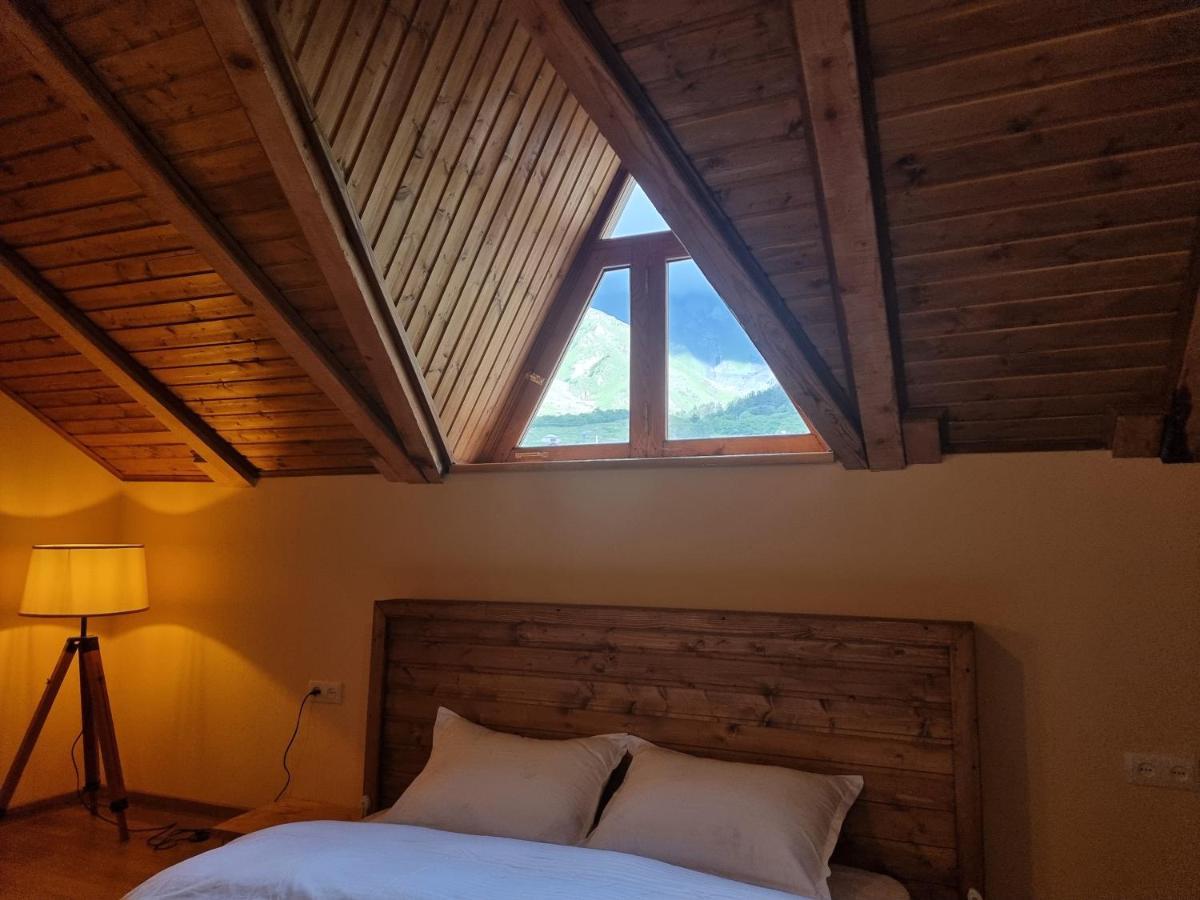 Graf Kazbegi Hotel Екстериор снимка