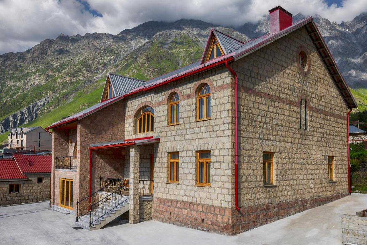 Graf Kazbegi Hotel Екстериор снимка
