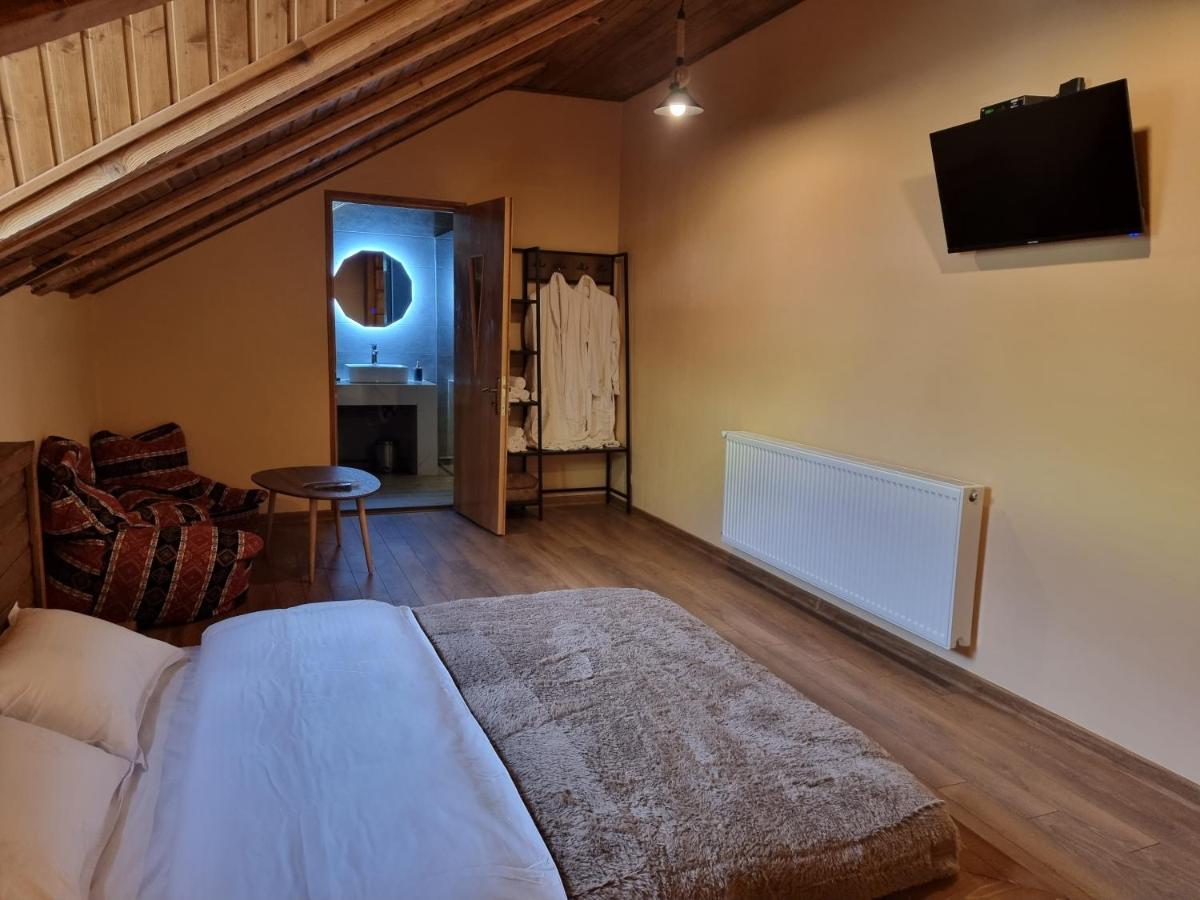 Graf Kazbegi Hotel Екстериор снимка