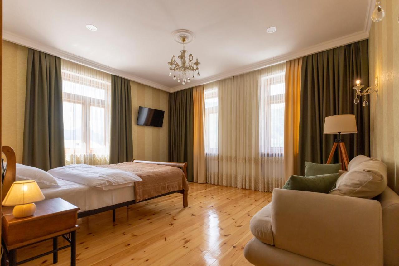 Graf Kazbegi Hotel Екстериор снимка