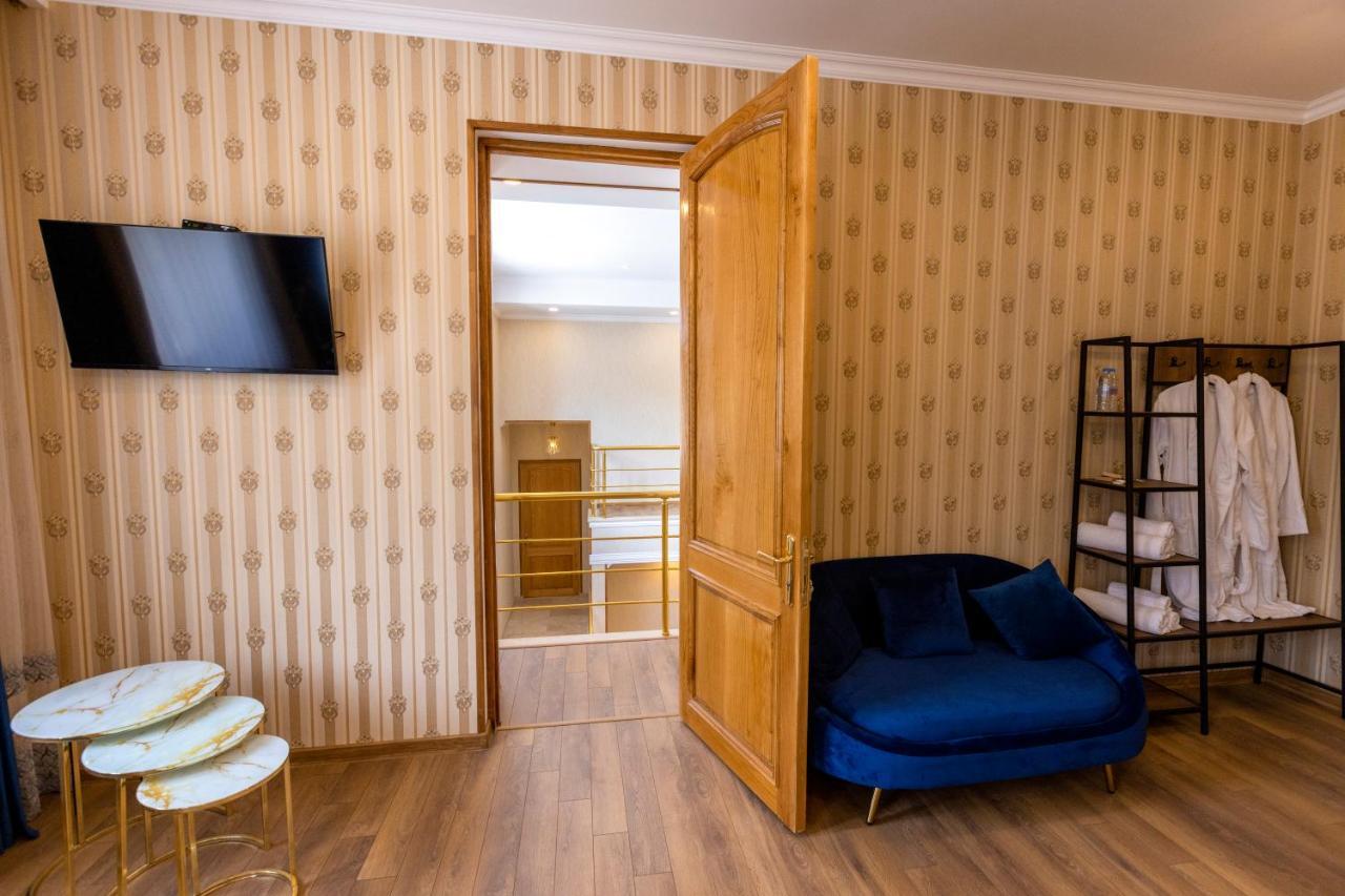 Graf Kazbegi Hotel Екстериор снимка