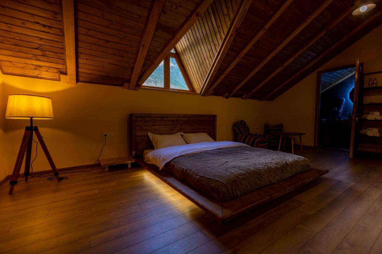 Graf Kazbegi Hotel Екстериор снимка