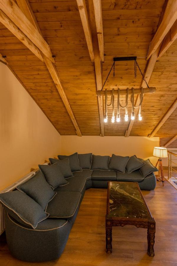 Graf Kazbegi Hotel Екстериор снимка