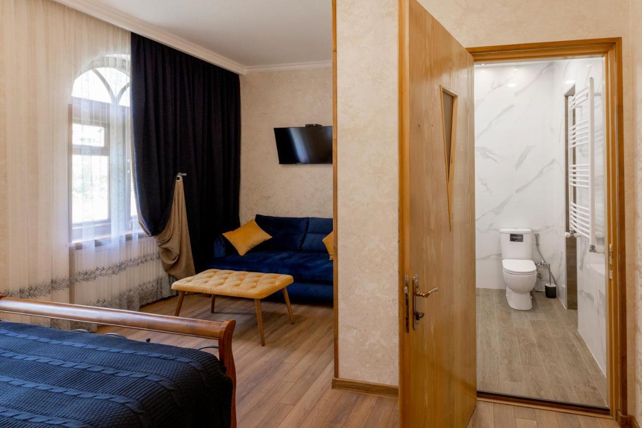 Graf Kazbegi Hotel Екстериор снимка