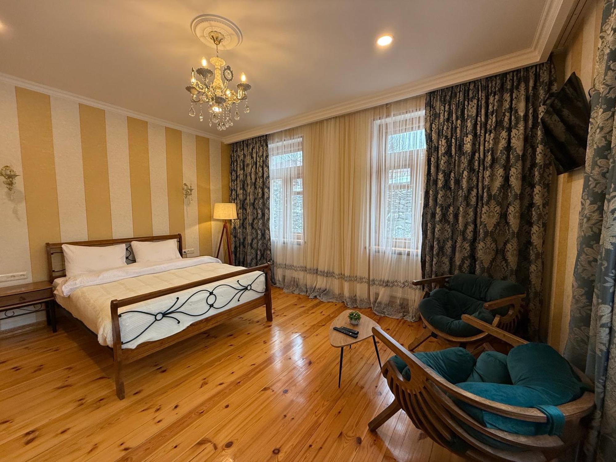 Graf Kazbegi Hotel Екстериор снимка